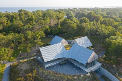 - >
  so-il-north-fork-house-long-island-new-york-designboom-02.jpg